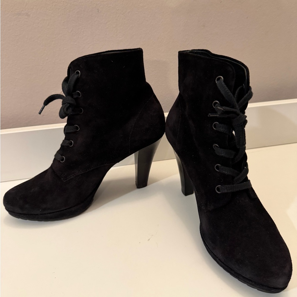 Black Suede Lace-Up Ankle Boots‎ - Women Paul Green 5 1/2